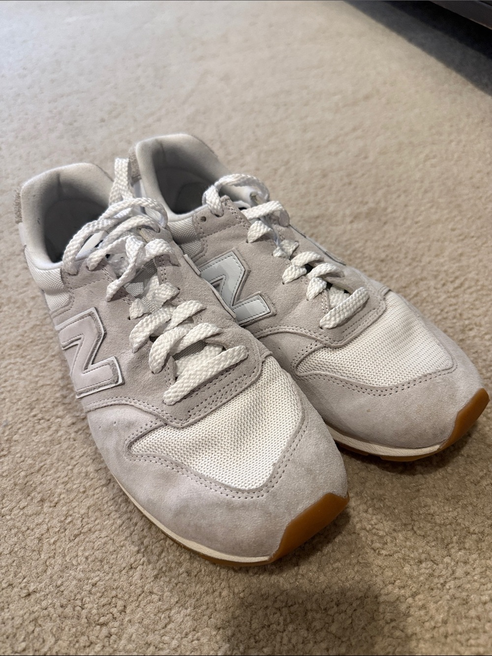 New Balance Men's Light Gray Suede & Mesh 996 Sneakers with Gum Outsole